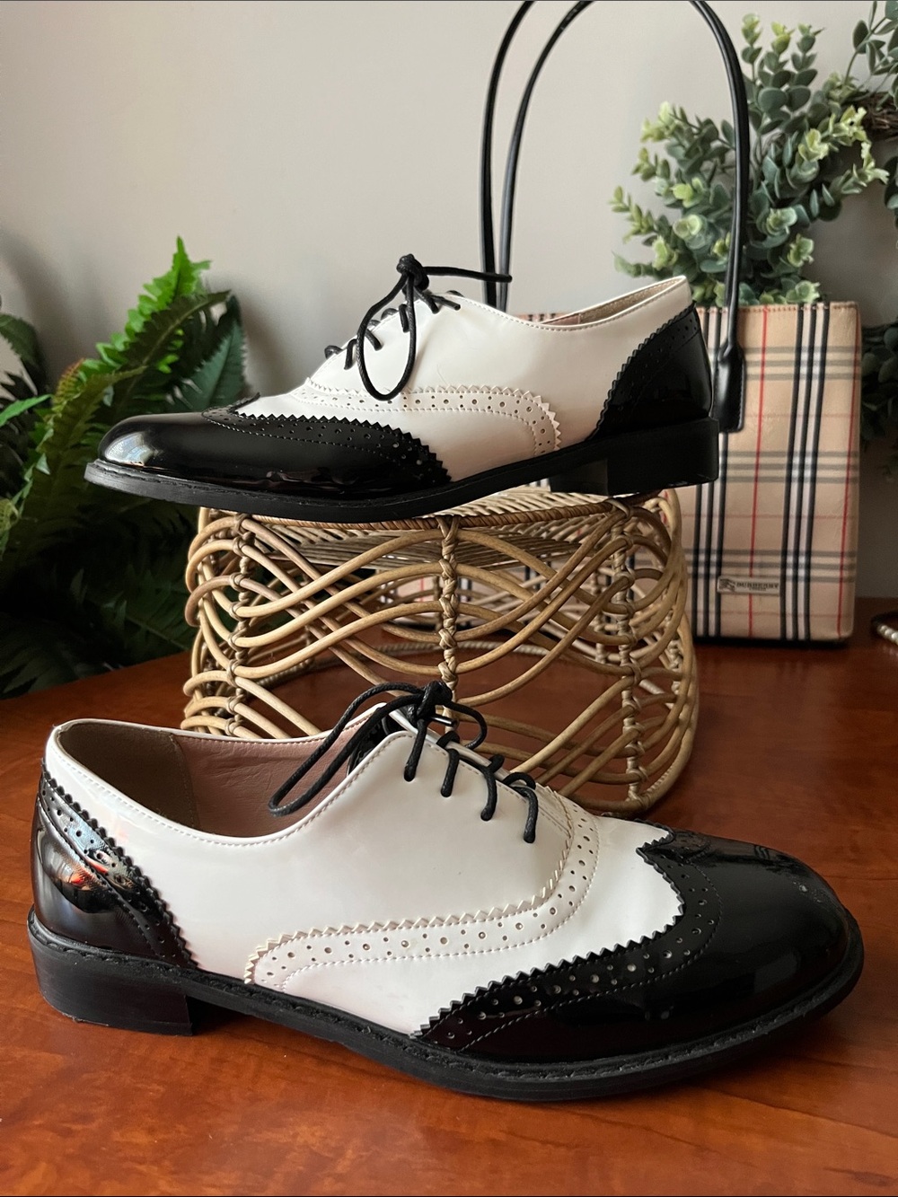 Saddle Patent Two-Tone Black White Women's Oxfords Wingtip Loafers Sz 43 10.5